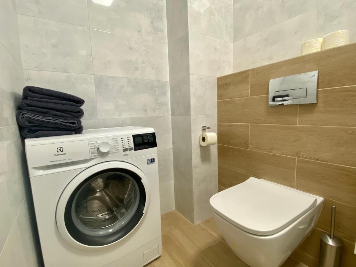 Apartment Insat Iv